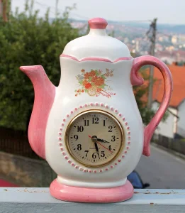 Vtg Kaminski ukrasni keramički sat u obliku čajnika 26 cm!