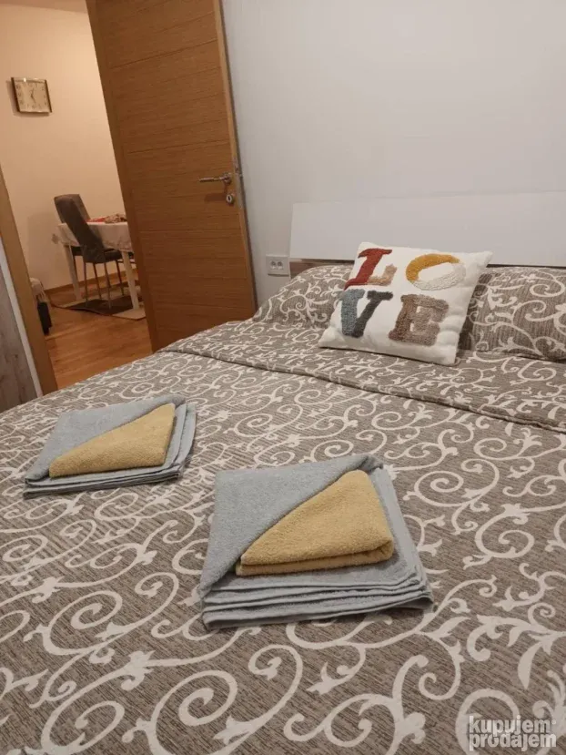 stan za zlatiboru kod malog maxia