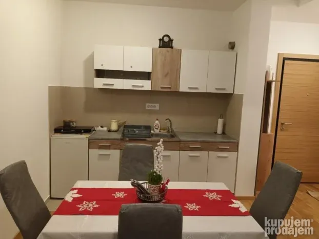 stan za zlatiboru kod malog maxia