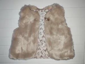 Zara prsluk 86 kao nov