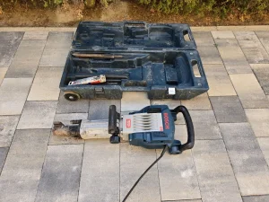 BOSCH GSH 16-30 Elektro pneumatski cekic za razbijanje