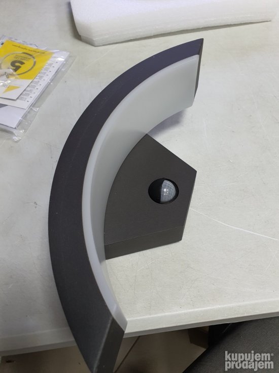 Zidna Led Lampa sa Senzorom IP54-6W Trio