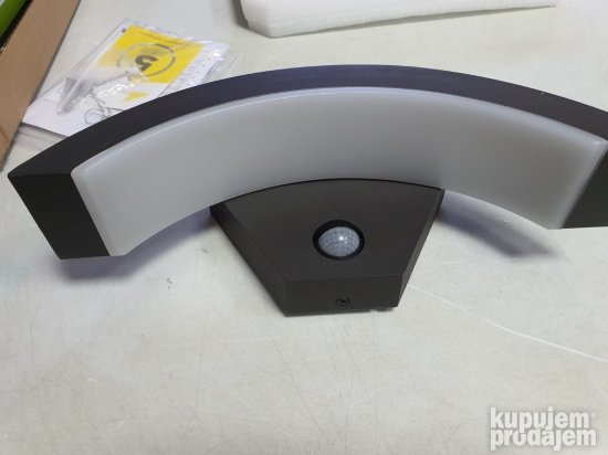 Zidna Led Lampa sa Senzorom IP54-6W Trio