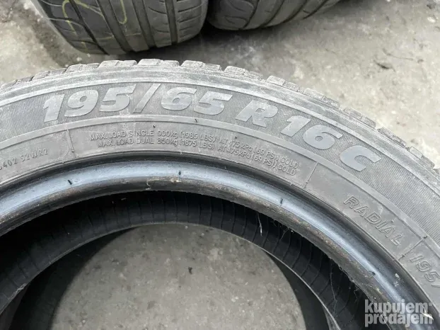 Dve gume 195/65 16c