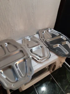 Serveri sa pregradama od ne rdjajuceg celika