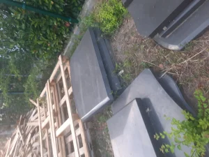 Spomenici crni granit