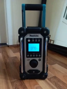 Makita radio dmr 107