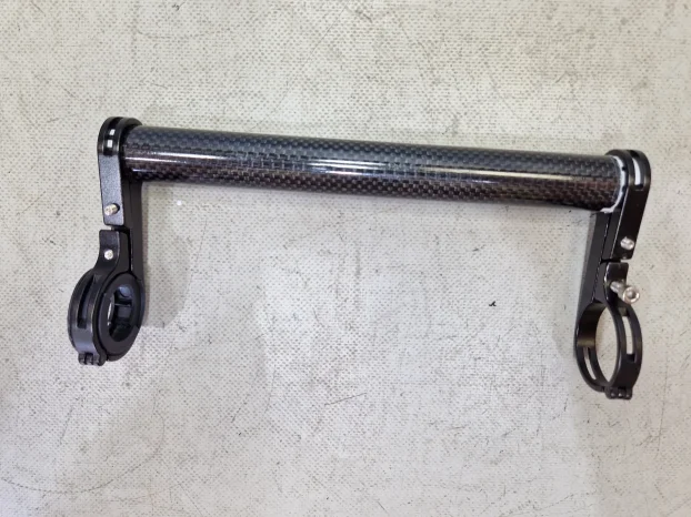 Karbonski dodatak za volan