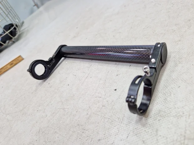 Karbonski dodatak za volan