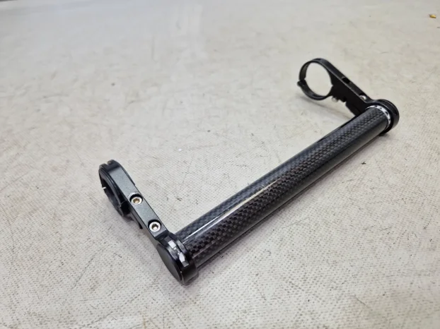 Karbonski dodatak za volan