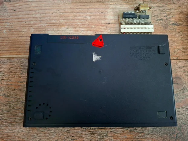 ZX Spectrum komplet (racunar + 7 kaseta + knjiga) - KupujemProdajem