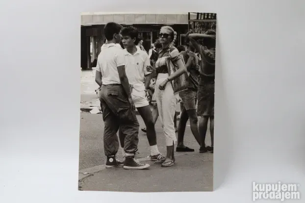 Umetnička fotografija Mladi iz Knez Mihajlove Korać 71