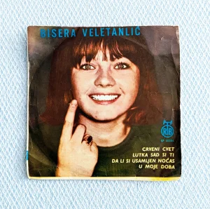 Bisera Veletanlić-Crveni cvet/Lutka sad si ti-Singl