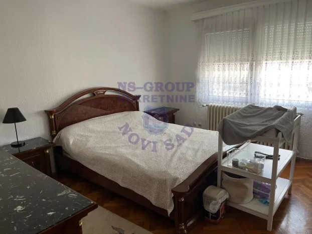 Kać, 5+ petosobna, 329 m²