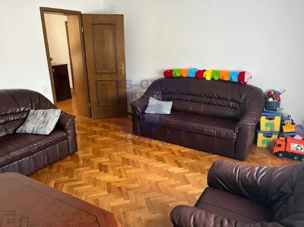 Kać, 5+ petosobna, 329 m²