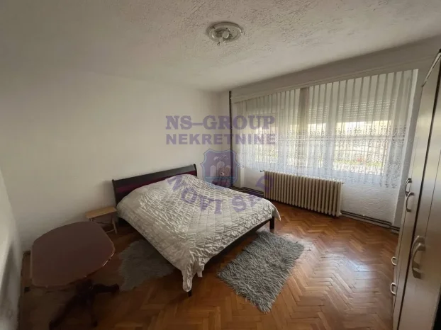 Kać, 5+ petosobna, 329 m²