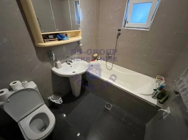 Kać, 5+ petosobna, 329 m²