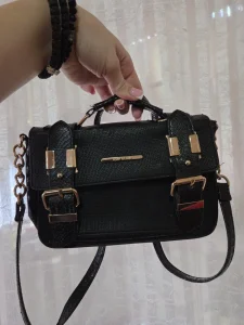 ženske male tašnice cena komad