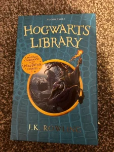 HP Hogworts library box set knjiga 2