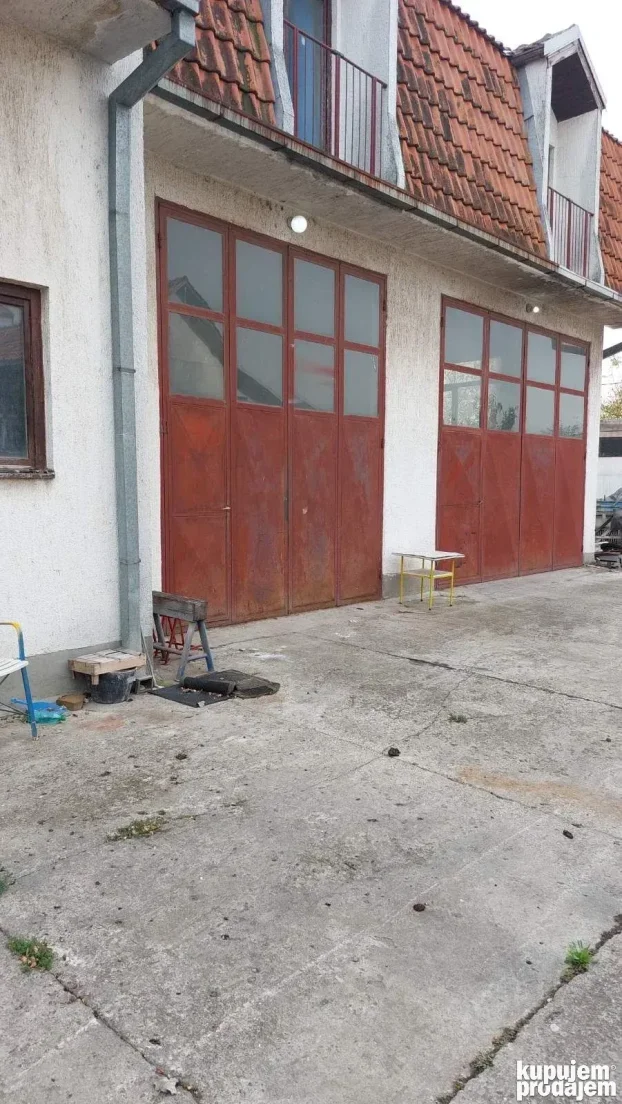 Garaža i p.mesto OFK + PP Krnjača, 500 m²