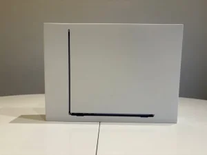 Apple MacBook Air M5 24/1TB 13.6" Retina Midnight NOVO