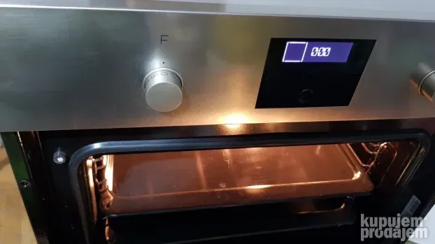 Nezavisna Ugradna Lux Rerna sa Displejom Whirlpool