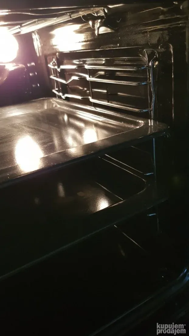 Nezavisna Ugradna Lux Rerna sa Displejom Whirlpool