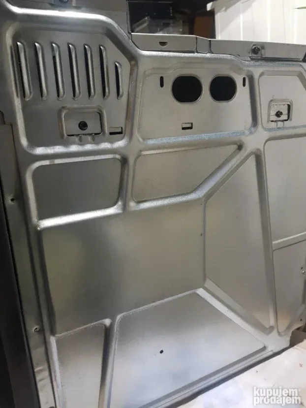 Nezavisna Ugradna Lux Rerna sa Displejom Whirlpool