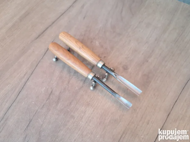 Dleta profilisana polukružna 10mm. 2kom.