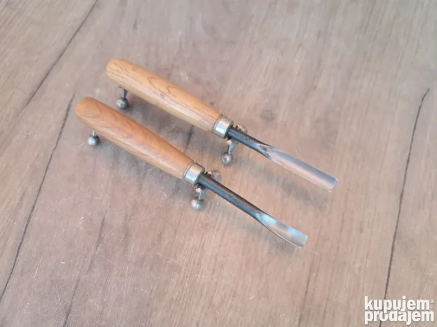 Dleta profilisana polukružna 10mm. 2kom.