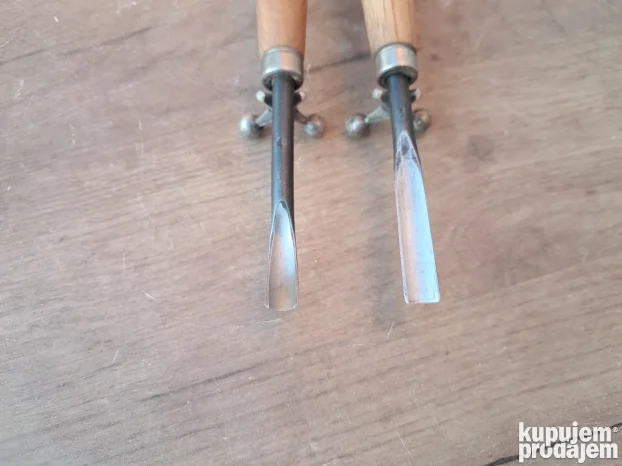 Dleta profilisana polukružna 10mm. 2kom.