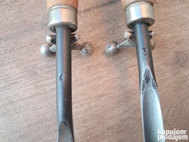 Dleta profilisana polukružna 10mm. 2kom.