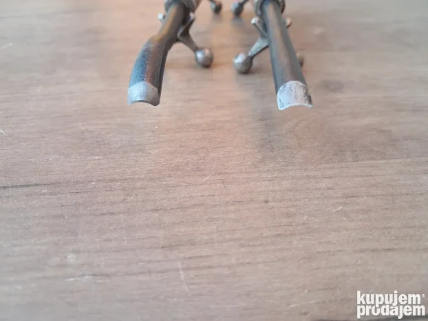 Dleta profilisana polukružna 10mm. 2kom.