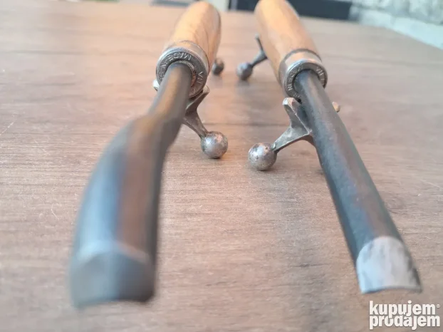 Dleta profilisana polukružna 10mm. 2kom.