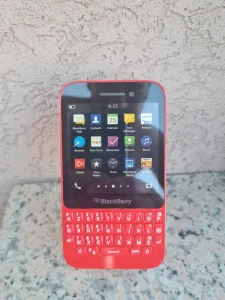 BlackBerry Q5 Crveni