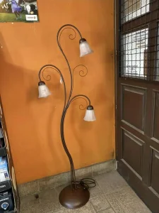 Podne lampe braon kovano gvozdje 3xe27 7000din x e27 Birate