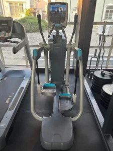 Precor AMT 885 P80 konzolom/steper