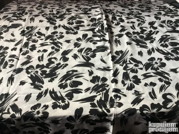 MATERIJAL za šivenje, nov, beo sa crnim cvetovima, 245x115cm