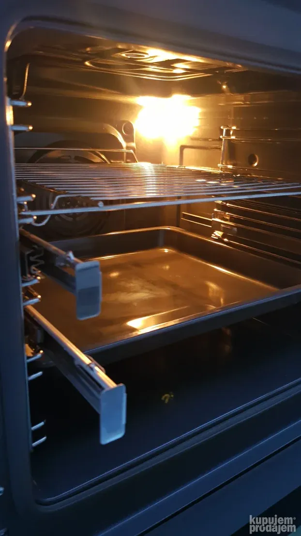 Ugradna Nezavisna Kao Nova -Amica Rerna Inoks