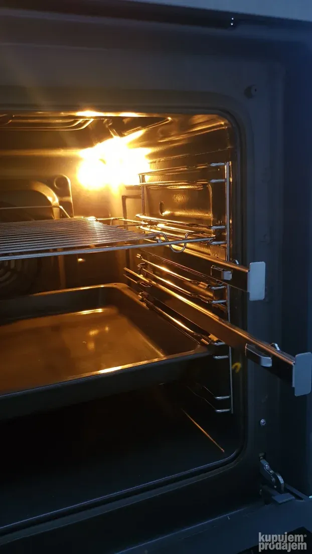 Ugradna Nezavisna Kao Nova -Amica Rerna Inoks