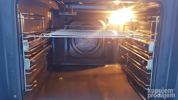 Ugradna Nezavisna Kao Nova -Amica Rerna Inoks