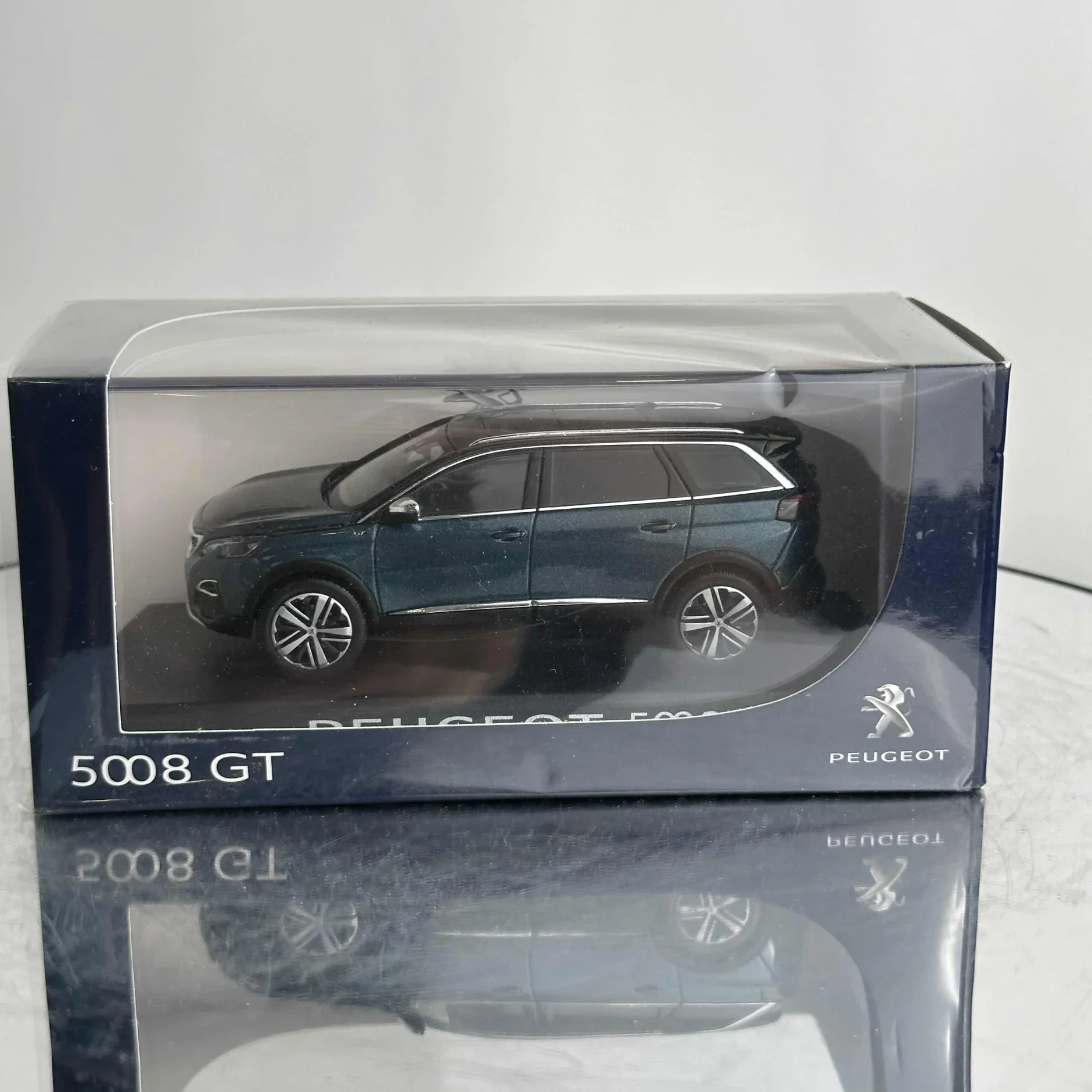 Norev 1/43 - Peugeot 5008 GT 2016 Emerald Blue