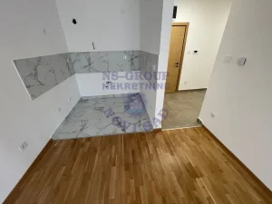 Trosoban 59m2 Avijacija !