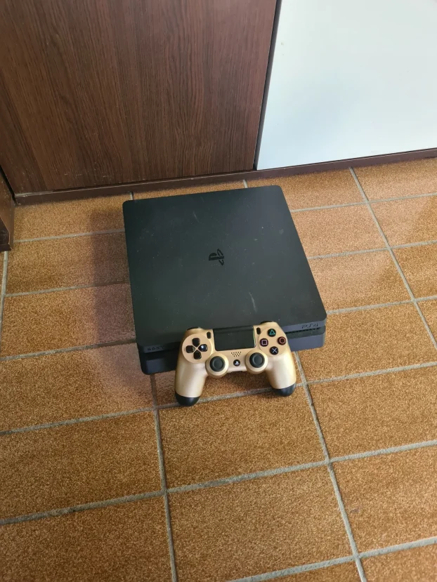 Sony PlayStation 4 Slim - Čipovan # 25 igrice / EA FC 26
