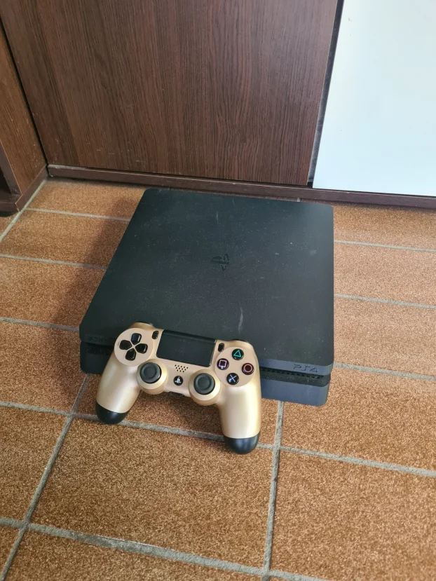 Sony PlayStation 4 Slim - Čipovan # 25 igrice / EA FC 26