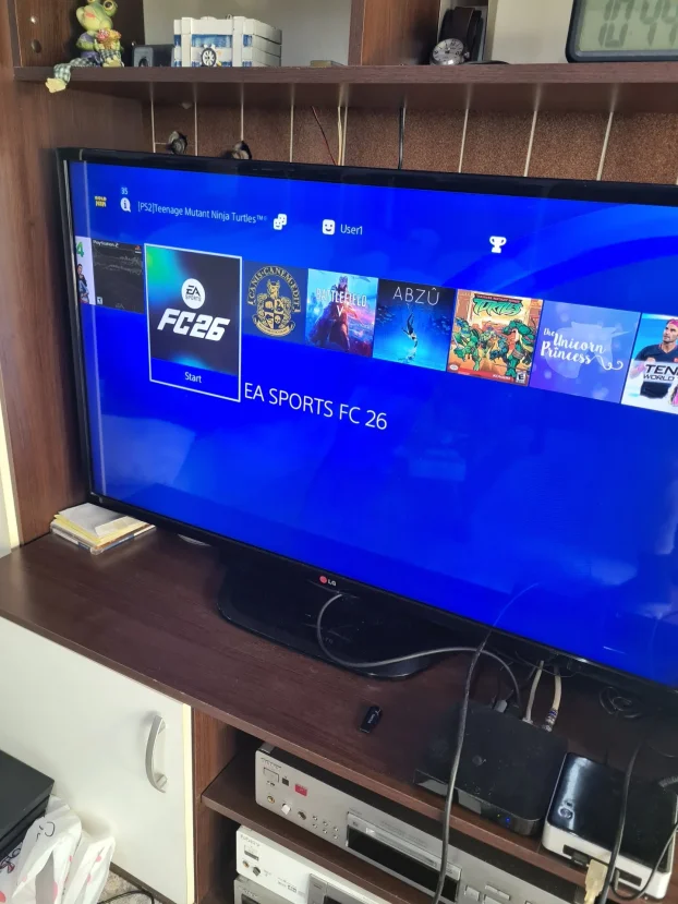 Sony PlayStation 4 Slim - Čipovan # 25 igrice / EA FC 26