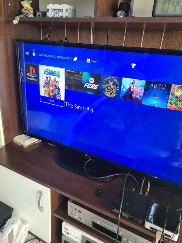 Sony PlayStation 4 Slim - Čipovan # 25 igrice / EA FC 26