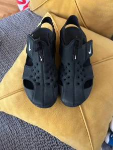 Nike sandale br 35