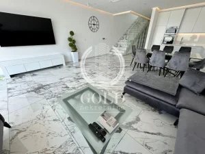 Sremska Kamenica, 5+ petosobna, 180 m²