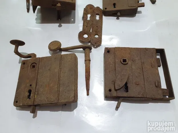 Stare brave kvake šarke ključevi